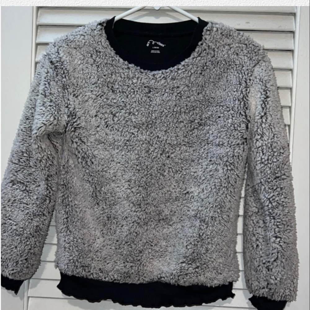 Art class girl’s Sweater Size L Gray fuzzy with black ruffles on cuffs
